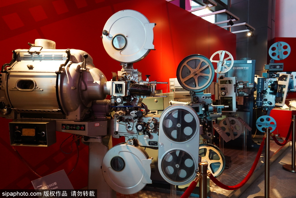 开放式午夜连映